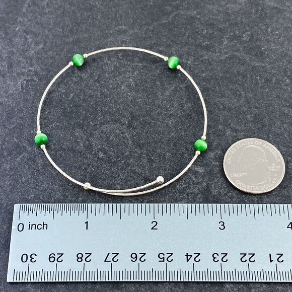 Green Cat’s Eye Memory Wire Bracelet | Vintage Sterling Silver | 8” Adjustable - Picture 4 of 4
